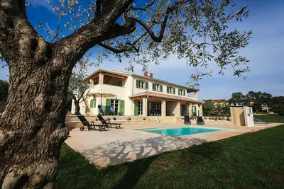 Image de One of the most beautiful detached villas 3. 5km from the sea in Porec