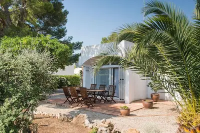 Image de Charmante Maison à 2 Pas de la Plage avec Terrasse, Barbecue et Douche Extérieure
