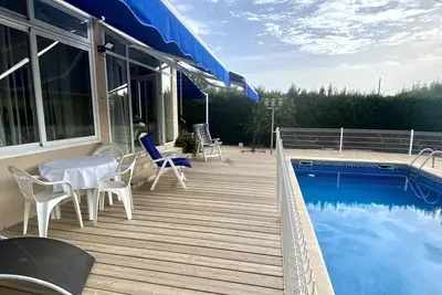 Image de Villa avec piscine, proche plage et Port de Calafat, 4 chambres pour 8 pers, jardin et Bbq, Costa Dorada