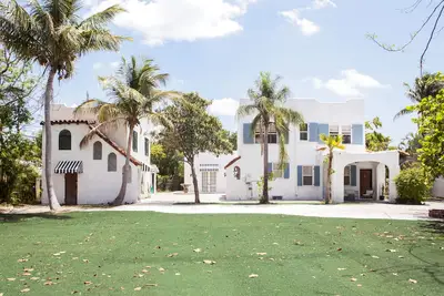 Image de Amazing Estate close to Beach & Downtown→Sleeps 17