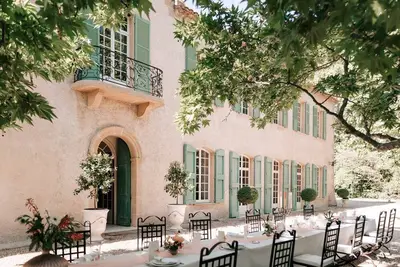 Image de Domaine en Provence avec Piscine