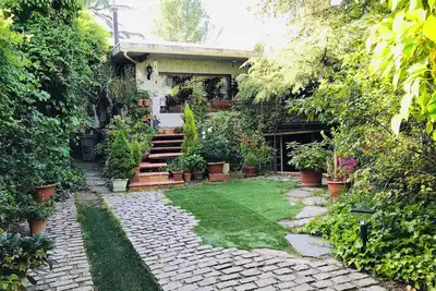 Image de Logement à louer au premier étage d'une villa.