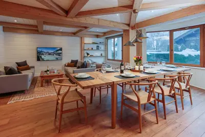 Image de Miremont Apartment - an apartment that sleeps 8 guests in 4 bedrooms