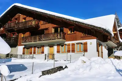 Image de Magnificent Chalet Les Laouchets - 4 double bedrooms - 3 bathrooms