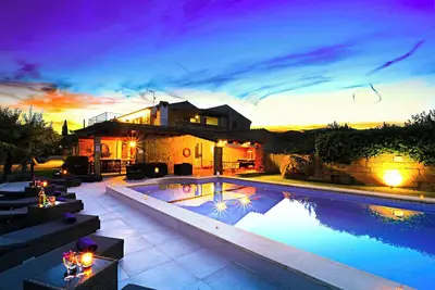 Image de Villa Crever - Cinq Chambres Villa, Couchages 10