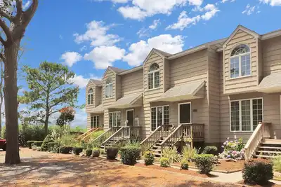 Image de Misty's Thicket - Water access; Screened porches!