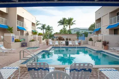 Image de Fantastic family condo just across the street from Holmes Beach!