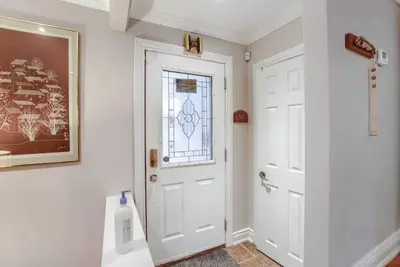 Image de 3 Bedrooms upstairs (Whole house without basement)