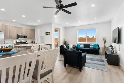 Image de Coco Oasis #25: Covered Patio, Bbq, Garage, YouTubeTV