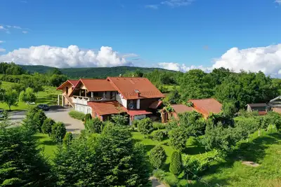 Image de smjestaj na farmi u polju lavande
