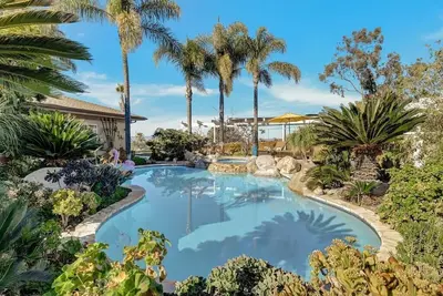 Image de Escapade familiale Elevado Hills ~ Piscine ~ Jeux ~ Pkg!
