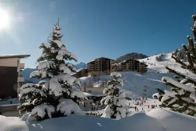 Image de Centre station, 2ème étage, vue panoramique, balcon, télévision, casier à ski, 40m², Auris en Oisans