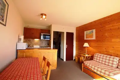 Image de À 150m des remontées, 4ème étage, vue montagne, balcon, télévision, casier à ski, 27m²