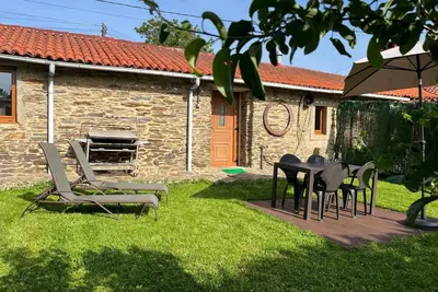 Image de Casa con JardĂn Cerrado, Entre Santiago de Compostela y Coruña