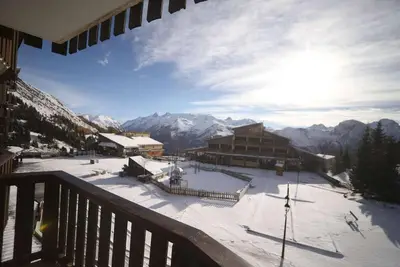 Image de Centre station, 2ème étage, vue dégagée, balcon, télévision, casier à ski, 27m², Auris en Oisans
