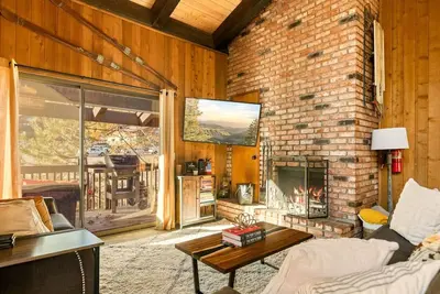 Image de Pet Friendly + Ski In Out Unobstructed Views