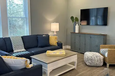 Just Beachy! Short Walk To The Beach