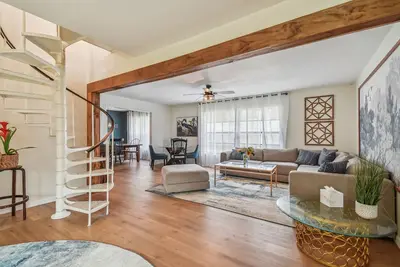 Image de Heated\/private pool- fenced yard-kid\/pet friendly!