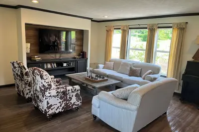 Image de Lakefront Vacation Home - boat ramp and dock - 3 bedroom, 2 bath