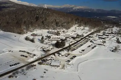 Image de Magnifique chalet de 2 chambres et 2 salles de bain Ă Stowe, Vt