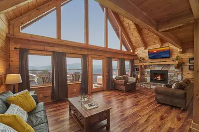 Image de Luxury Gatlinburg Cabin | Outrageous View | Private Heated Pool