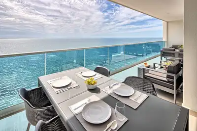 Image de #1 sought-after Luxury 2b/2b -Encantame Towers: Best Views & Amply stocked