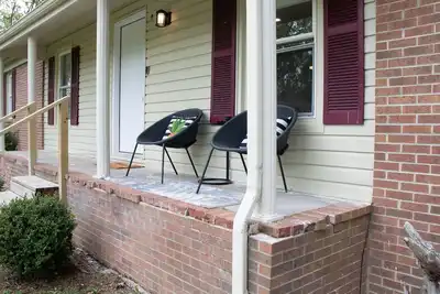 Image de Charming & Spacious 4-Bedroom Vacation Home! !