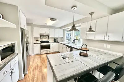 Image de Charming, Pet-Friendly 3br Home, Storybook yard!