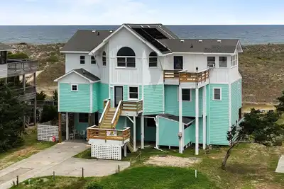 Image de 8br Oceanfront home - Game & theater rooms, private pool, hot tub ★★★★★