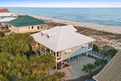 Image de Flew The Coop: 4 Br Beachfront Home- Hot Tub, Pet Friendly, Sleeps 12!
