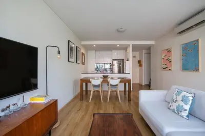 Image de Treetops Erskineville Apartment w Parking & Aircon