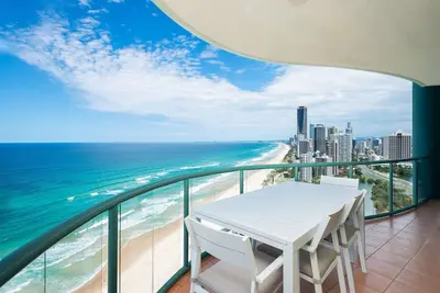 Skyhome Sub Penthouse 3 Bedroom Ocean View