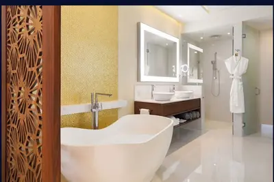 Image de Located  between Tule Beach and Tequila Cove Beach - Villa La Valencia