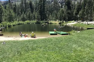 Image de Bear Creek cozy ski/hike retreat in Alpine Meadows.