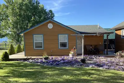 Image de Adorable Out of Town Guest House