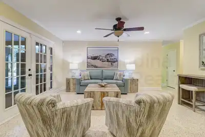 Image de Dog Friendly - In a Quaint and Quiet Neighborhood near parks, the greenway and historic district.