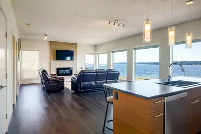 Image de Bright & Cozy Oceanview Getaway in Union Bay - 2 Queen Bed/1bath