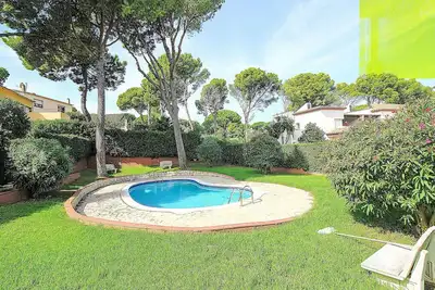 Image de Agréable appartement dans une maison de vacances avec Wifi, piscine, Tv, terrasse et animaux admis