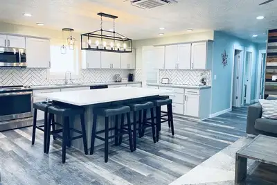 Image de Morningstar Retreat! Modern/Luxurious with amazing views! + Tesla Charger