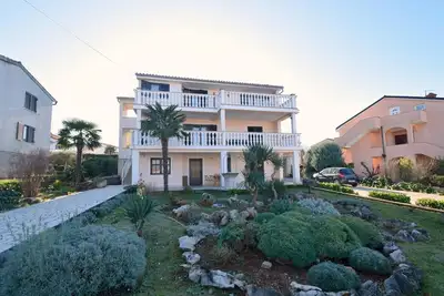 Appartement de deux chambres avec air conditionné Njivice, Krk (A-20462-b)