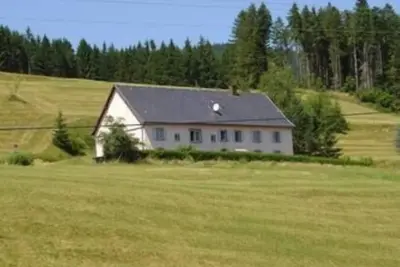 Image de Grande Maison 24 Pers. Au Milieu Des Pres