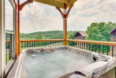 Image de New Gorgeous 3bd Near Town Hot Tub + Movie Room!