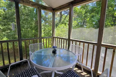 Image de Cozy 3bd Contemporary--Screen Porch & Deck, Private, Tranquil Setting