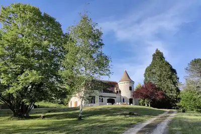 Image de Belle demeure familiale au vert près de Guédelon
