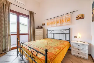 Image de Maison de vacances \"Maya\" avec vue sur les montagnes, terrasse privée et climatisation.