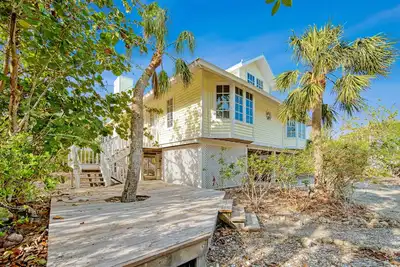 Image de Lighthouse Lookout: Great Island Retreat w/ Pool!