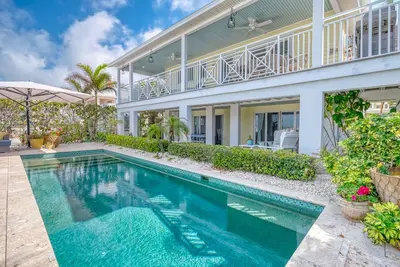 Image de Sea Oats Beach House and Bungalow - 5 Bedroom Direct Gulf Front with a Pool!