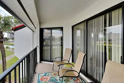 Image de Edgewater Villa #1211 | Golf Villa, Lake Vew + Amenities!