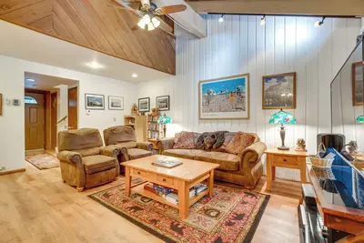Image de Mammoth Lakes Condo ~ 5 Mi to Mammoth Mtn!