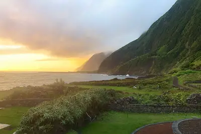 Image de Stylish 1 Bedroom Stone House With Sea View In São Jorge, Azores (Belo Malandro)